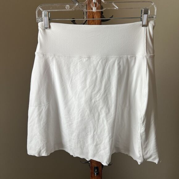Peter Millar Women's Small White Convertible Swing Skort Ruffle Hem UPF 50 - Picture 1 of 10
